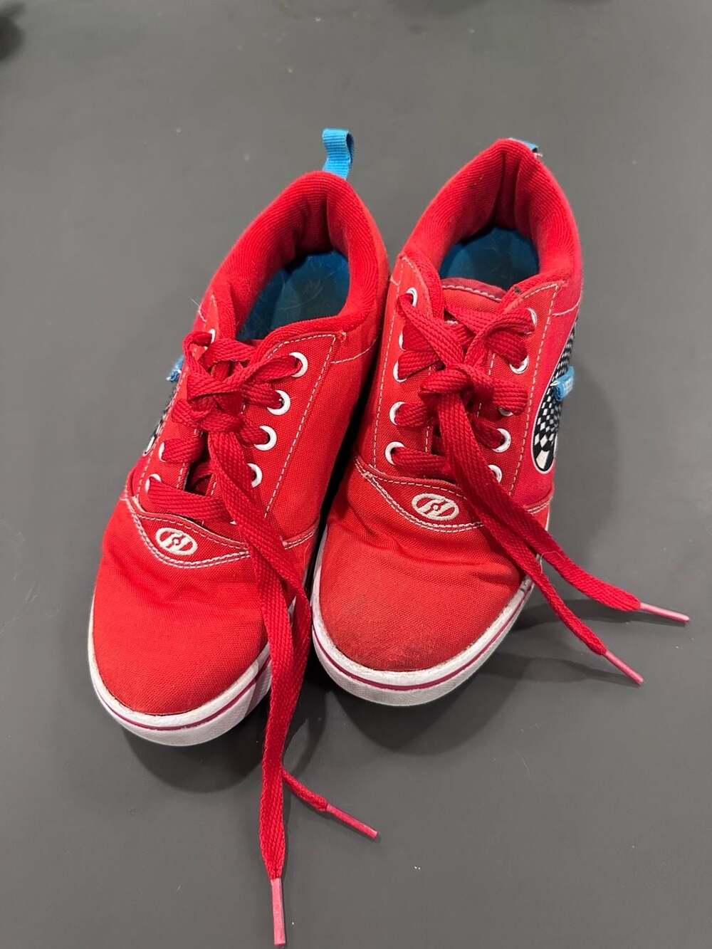 Heelys Pro 20 Wheeled Skate Shoes Youth 3 Red Canvas